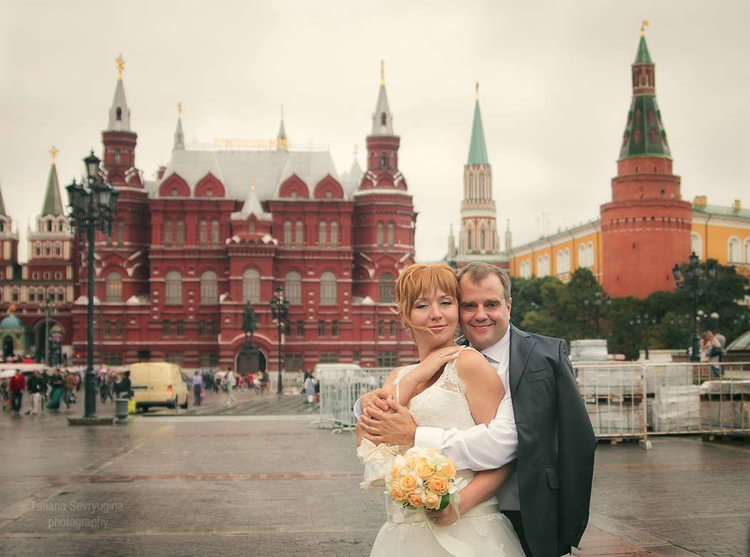Жених и невеста у Красной площади - фото 1342825 Фотограф Татьяна Севрюгина