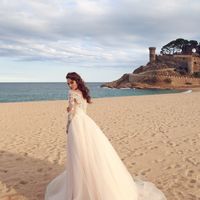 Бенедикт (MR)Романтичное свадебное платье цвета легкой пудры с кружевным верхом-маечкой и пышной фатиновой юбкой