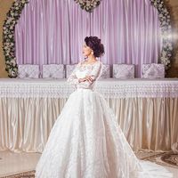 фотограф Вероника Рябова 
платье Дом свадьбы 
место Фан-фан Банкетный двор 
визажист-стилист и украшения в прическу ручной работы Альбина Апасова 