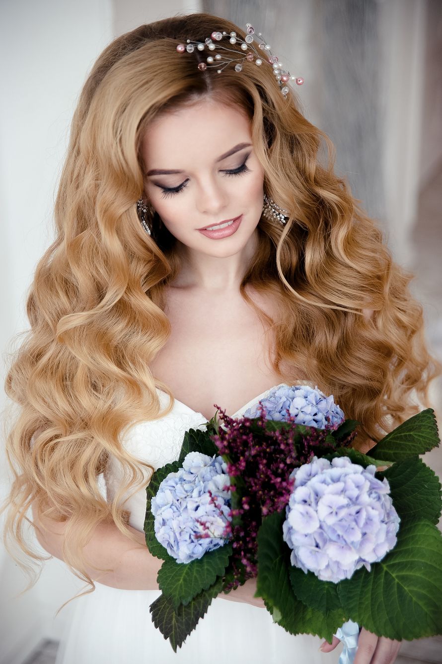 Макияж: Ира Дорофеева
Прическа: Светлана Мельник - фото 12767930 Стилист-визажист Ира Пылова