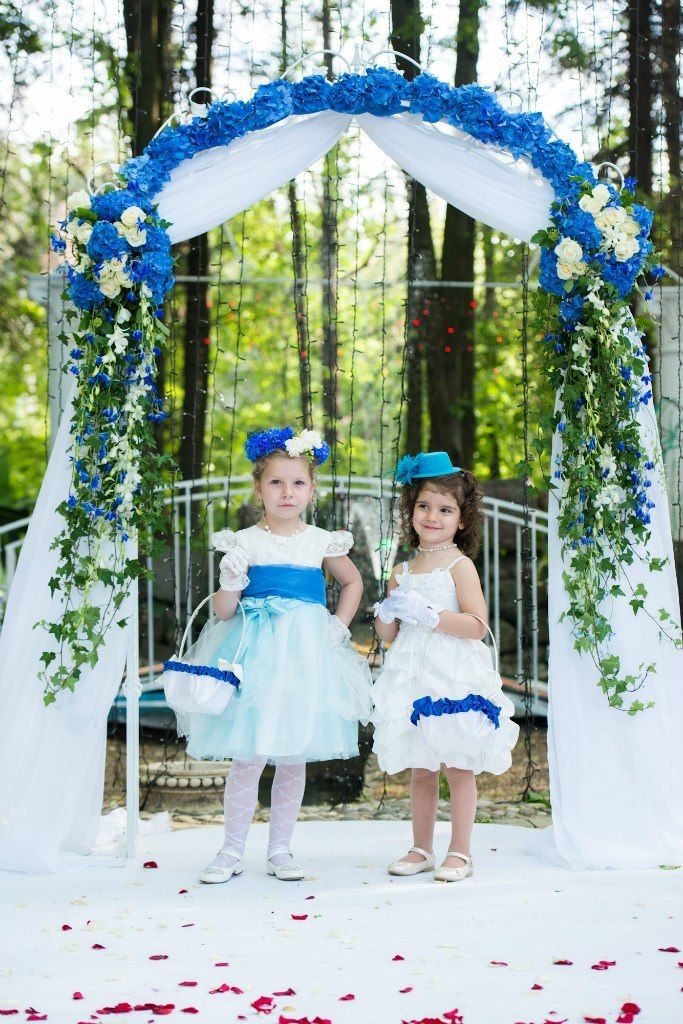 Свадебная арка с цветочными композициями-каплями - фото 12586060 Студия дизайна Bellbukett