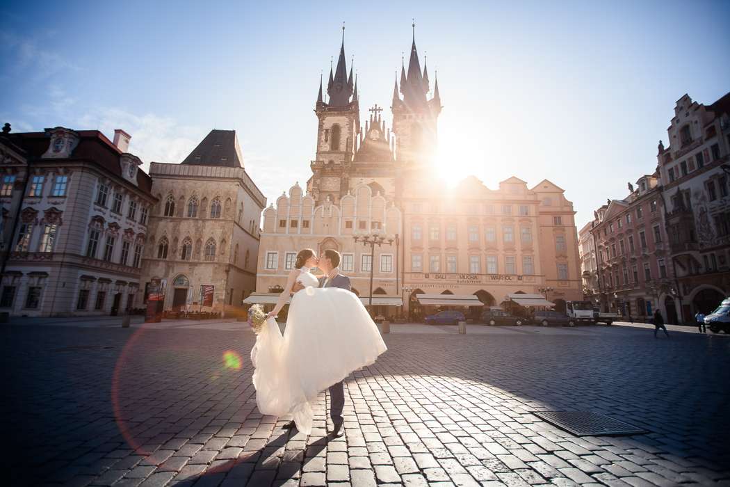 Романтический свадебный фотограф в Праге  самые красивые локации, легкая атмосфера и художественные фотографии! - фото 17177550 Фотограф Роман Лутков