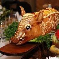 Запеченый молочный поросенок