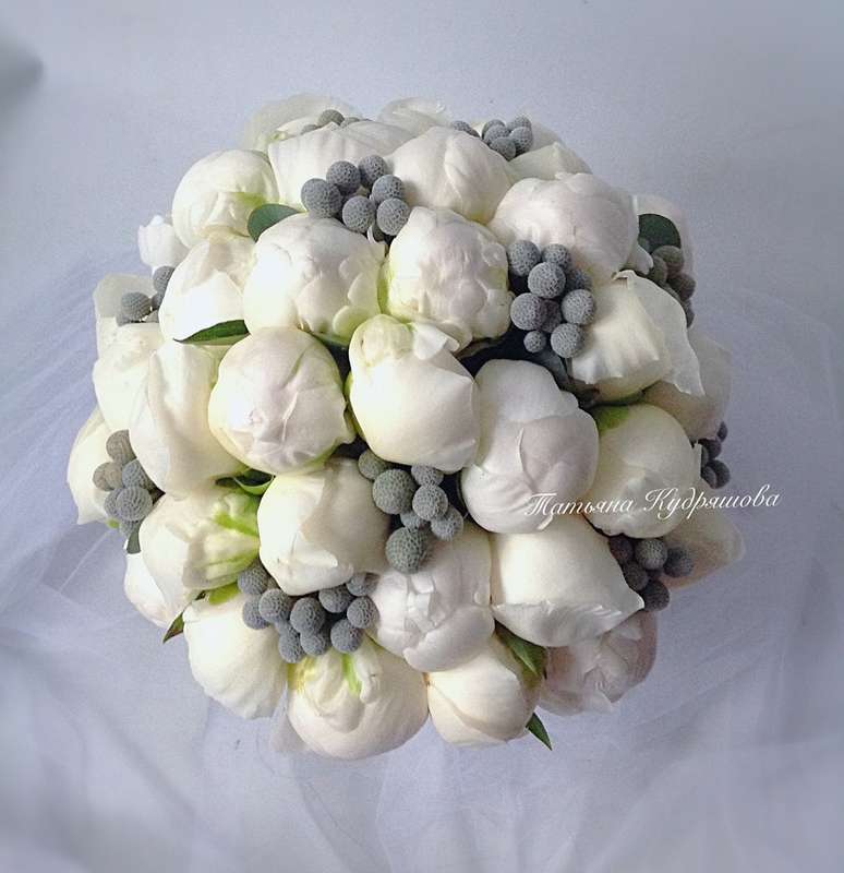 Букет невесты из белых пионов - фото 17627614 Цветочная мастерская Татьяны Кудряшовой