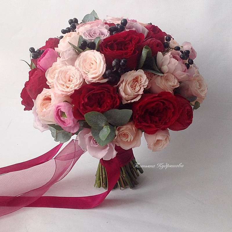 Букет невесты из пионовидных роз - фото 18457928 Цветочная мастерская Татьяны Кудряшовой