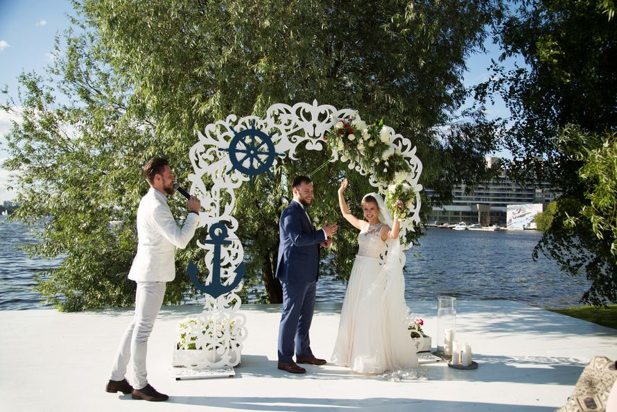 морская тема, морская свадьба, свадьба у воды, выездная регистрация, арка, синий - фото 15539728 Фото и видеосъёмка Fevish studio