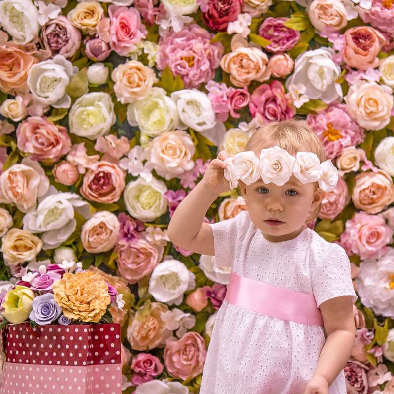 Яркая фотозона для детского дня рождения в Аренду  в Самаре, Тольятти - фото 8473104 Цветочная стена Юлии Неменовой