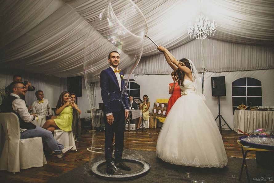 Фото 9322968 в коллекции Свадьбы 2015 - Ольга Морунова - Шоу гигантских мыльных пузырей