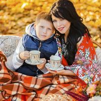 Фотопроект "Уютная осень"
Прекрасная Наталья с сыночком
Идея и оформление фото-зоны: студия декора  "Special Event" 
Фотограф: Ирина Петрова
