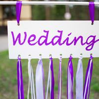 Указатель «Wedding» встречал приглашенных гостей и давал правильный ориентир к месту празднования.
Фотограф: Роман Шаец 