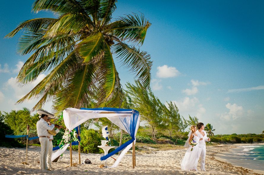 свадьба для двоих на диком пляже в Мексике с мариячи - фото 2488819 Genya+Erik Shenko - фотографы