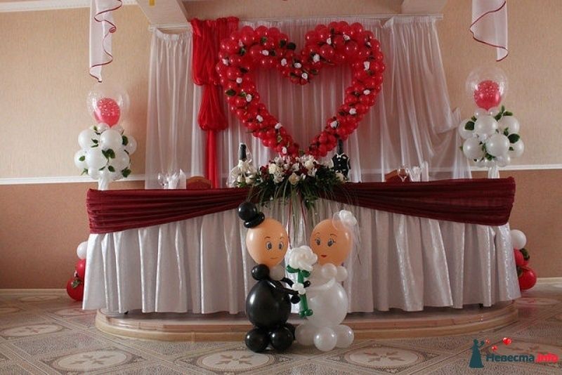 Оформление свадьбы в красно белых тонах - фото 449271 Оформитель воздушными шарами Ходякова Елена