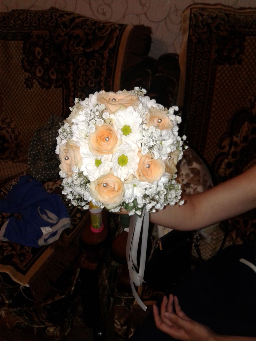 Букет невесты из роз и хризантем