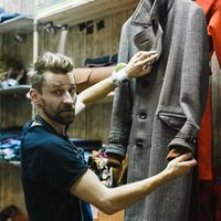 Изготавливая каждую вещь, я пытаюсь сделать её любимой для хозяина, что бы со временем она становилась только интересней и не имела срока использования (ни в износе, ни в дизайне)
Для оформления заказа звоните
т. +37529 7790513/viber
Приобрести можно в ст