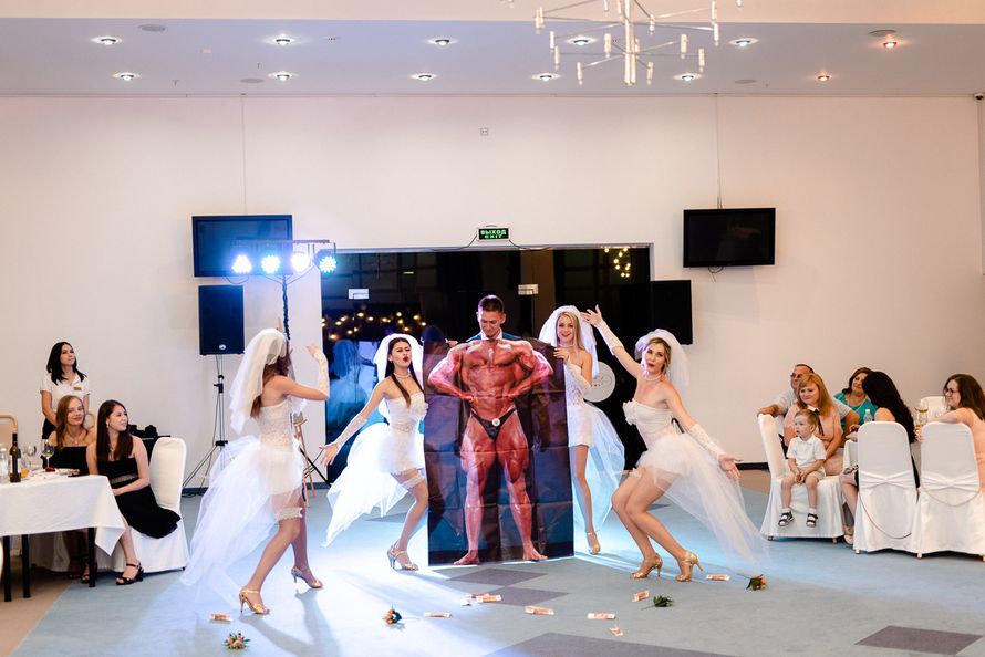 Интерактивное "Шоу невест"