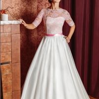 Свадебное платье, роскошная сатиновая юбка, кружево нежно-пудрового цвета.  Размер 42-46. Цена 14000 р.