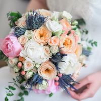 Букет невесты из эустом и роз
