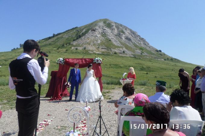 Сейчас будет петь. Спасибо звукооператору. Звук был идеальный