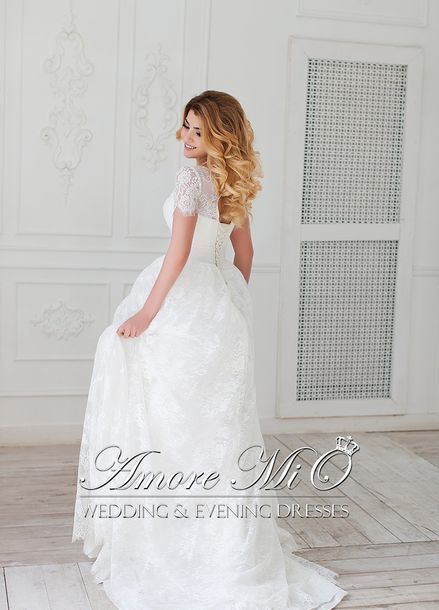 Свадебное платье Донетти со шлейфом 