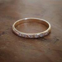 Классическое обручальное кольцо с бриллиантами