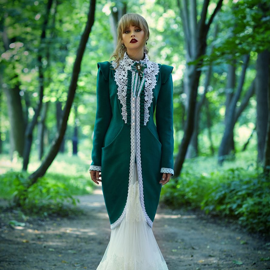 Пальто для невесты "Изумруд Катарины"
