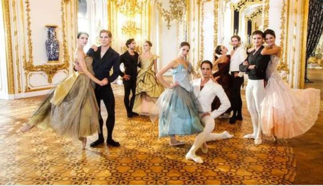 Свадебный бал избранница читать. Бал свадьба короля фото. 100 Бал Легион. Vienna Ballett. Photos Ballet of Vienna.