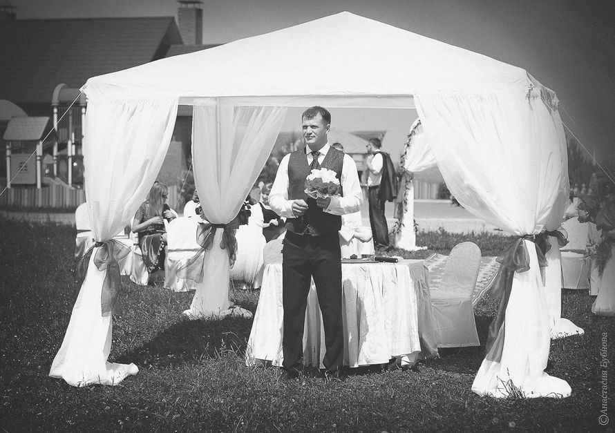 Свадебная беседка с тканевой драпировкой, декоративными элементами   - фото 866837 Фотограф Бубнова Анастасия