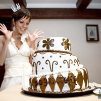 Невеста и свадебный торт