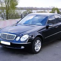 121 Mercedes W211 Е-класса аренда, 1 час 