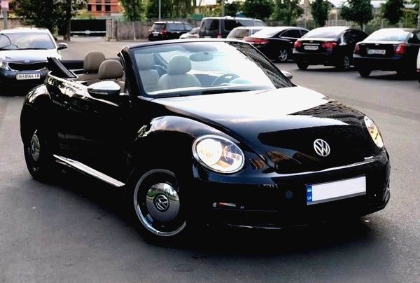 391 Кабриолет Volkswagen Beetle чёрный в аренду