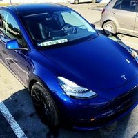 365 Кроссовер Tesla Model Y синяя аренда 