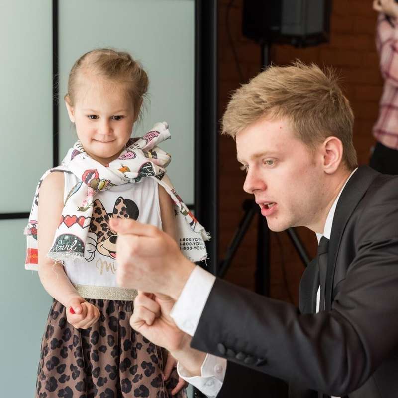Телепортация происходит прямо в руках ребенка! - фото 18743924 Иллюзионист Олег Королёв